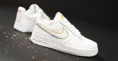 nike air force 1 grijs met rose goud dames|air force 1 sneakers.